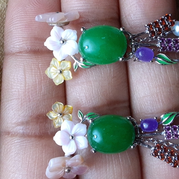 925 Genuine Green and Purple Jade, Garnets, Amethysts, Pearls and enamel. - Picture 4 of 11